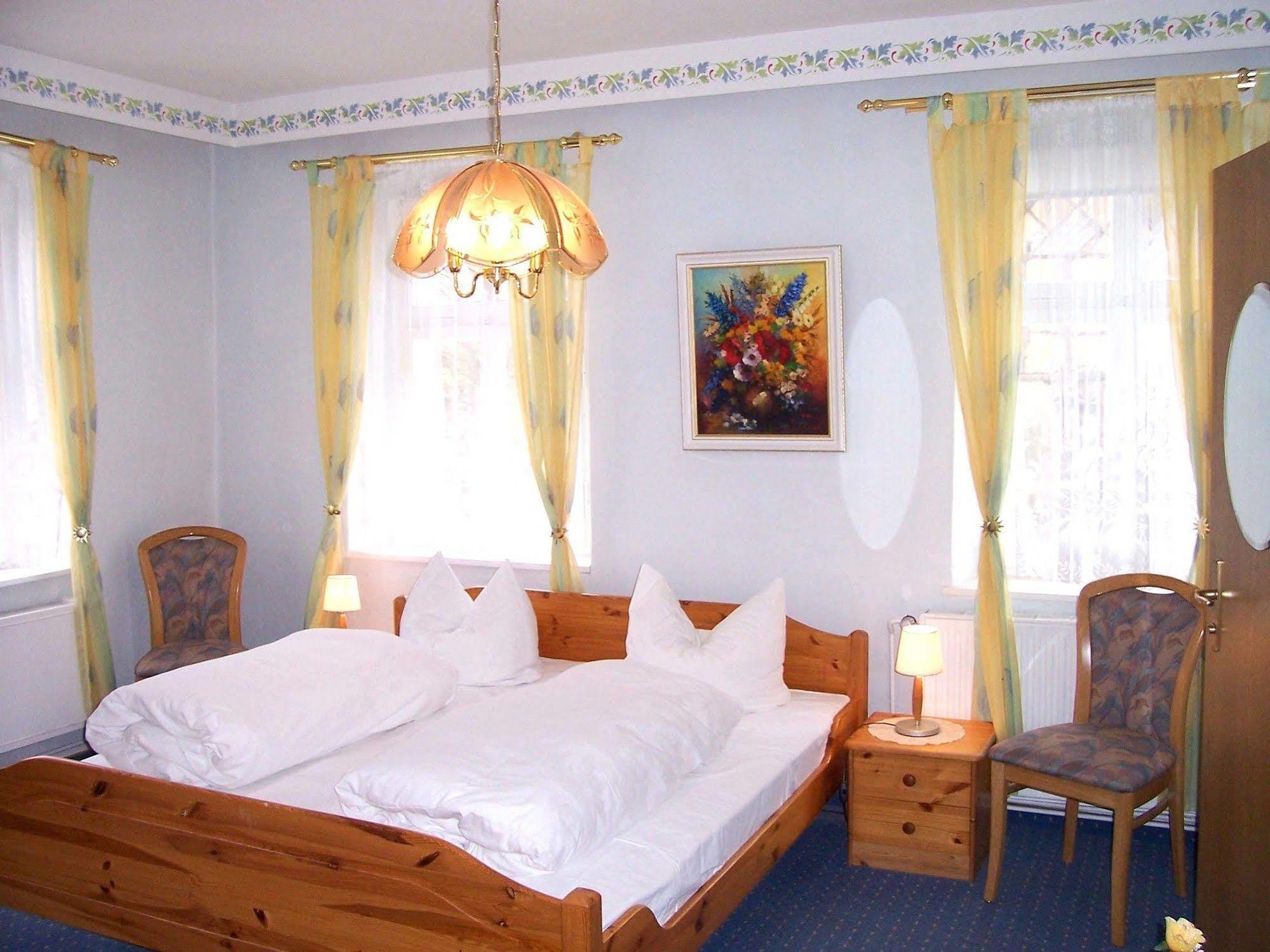 Hotel Krone Gößweinstein Kültér fotó